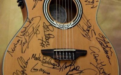 Guitar signed by Graham Gouldman, Chris Difford, Glen Matlock & 19 more!!